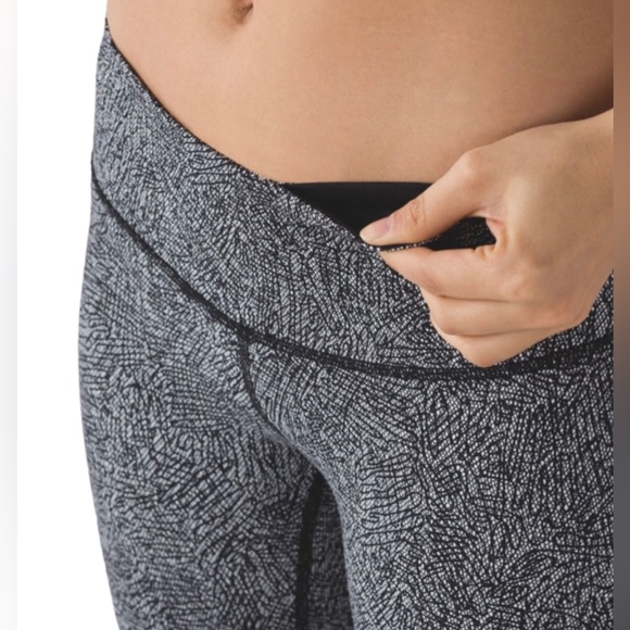 Lululemon Wunder Under Low-Rise Tight 28" leggings - Picture 8 of 12
